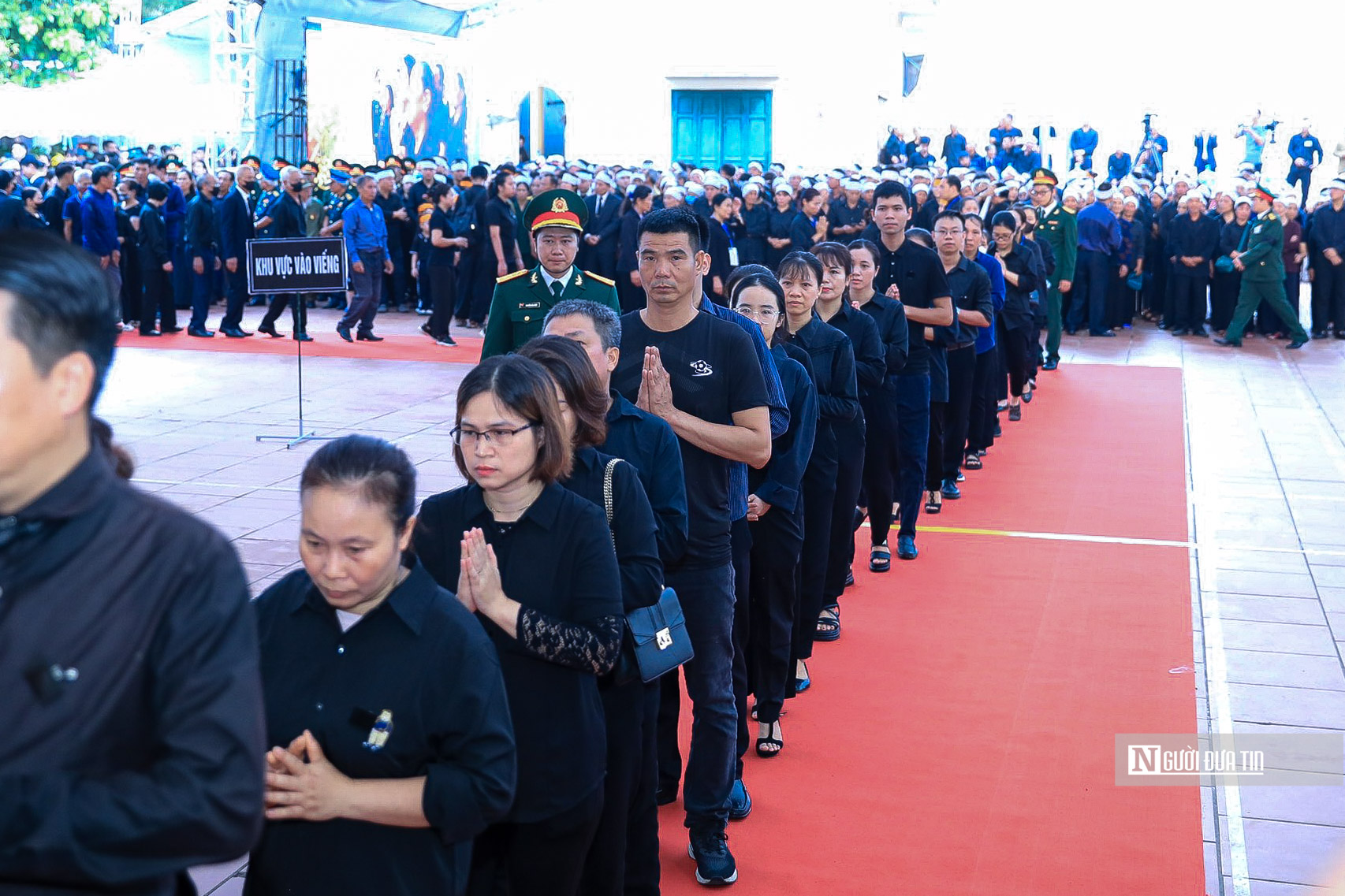 Hàng ngàn người tới viếng Tổng Bí thư Nguyễn Phú Trọng tại quê nhà- Ảnh 6.