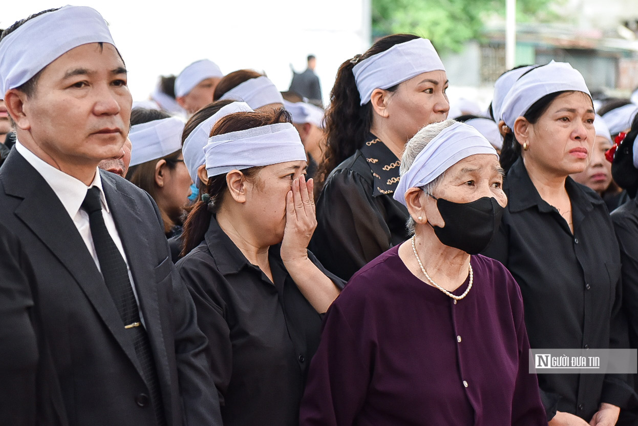 Hàng ngàn người tới viếng Tổng Bí thư Nguyễn Phú Trọng tại quê nhà- Ảnh 10.