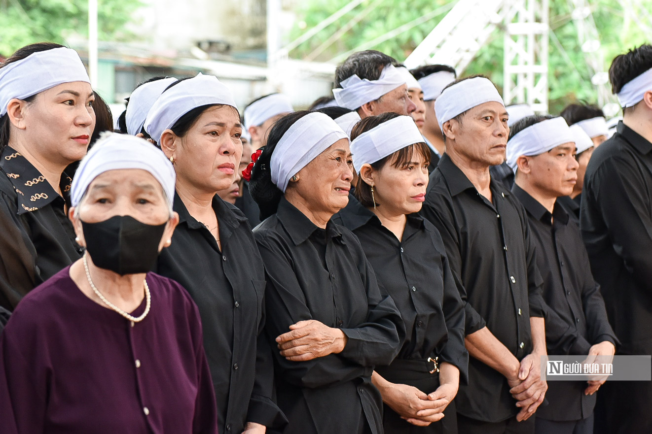 Hàng ngàn người tới viếng Tổng Bí thư Nguyễn Phú Trọng tại quê nhà- Ảnh 11.