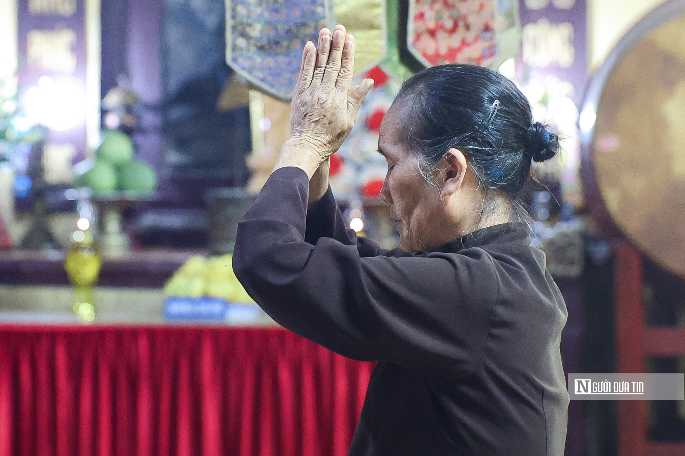 Người dân khóc nghẹn trước di ảnh Tổng Bí thư Nguyễn Phú Trọng- Ảnh 10.