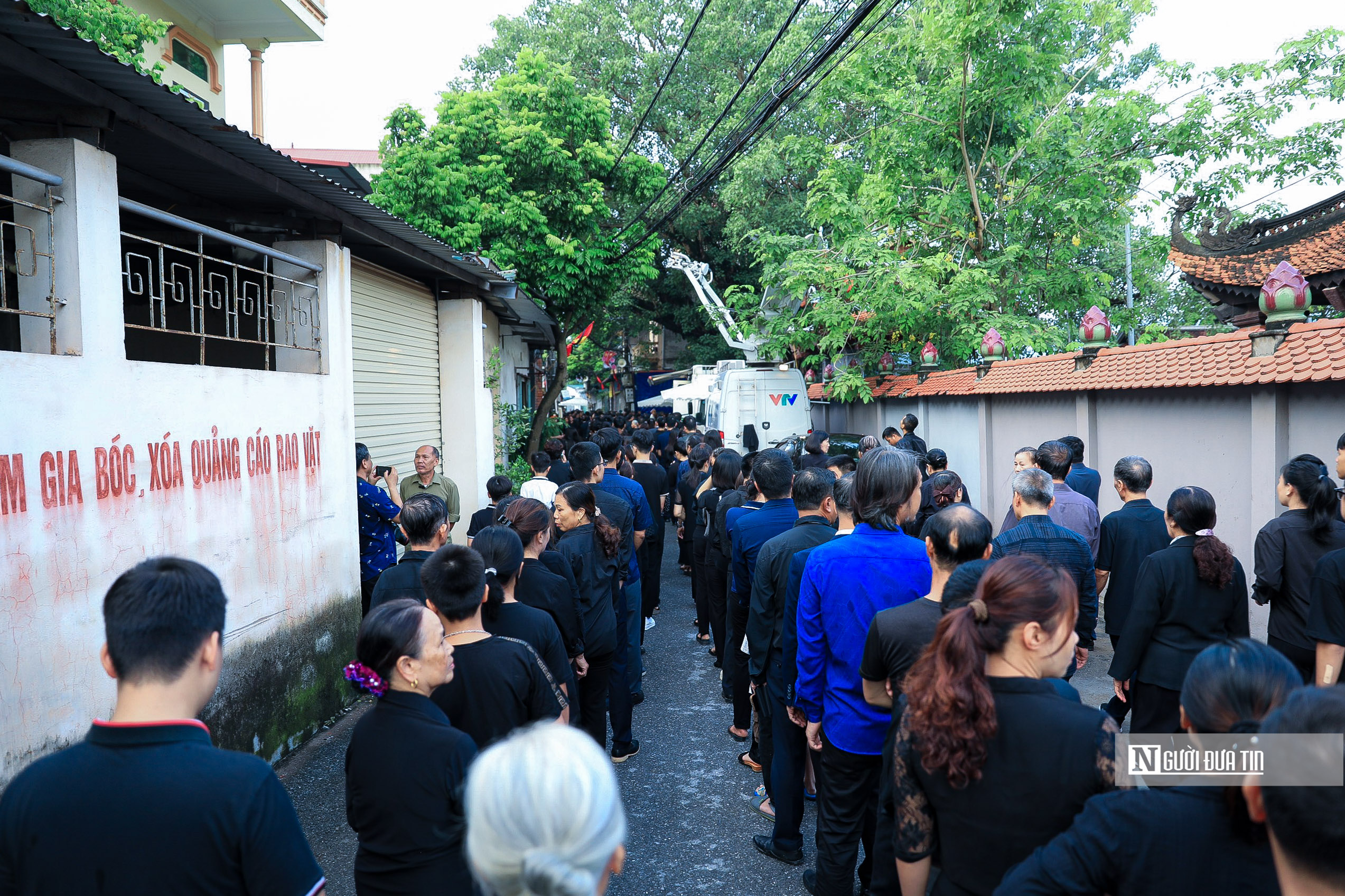 Hàng ngàn người tới viếng Tổng Bí thư Nguyễn Phú Trọng tại quê nhà- Ảnh 4.