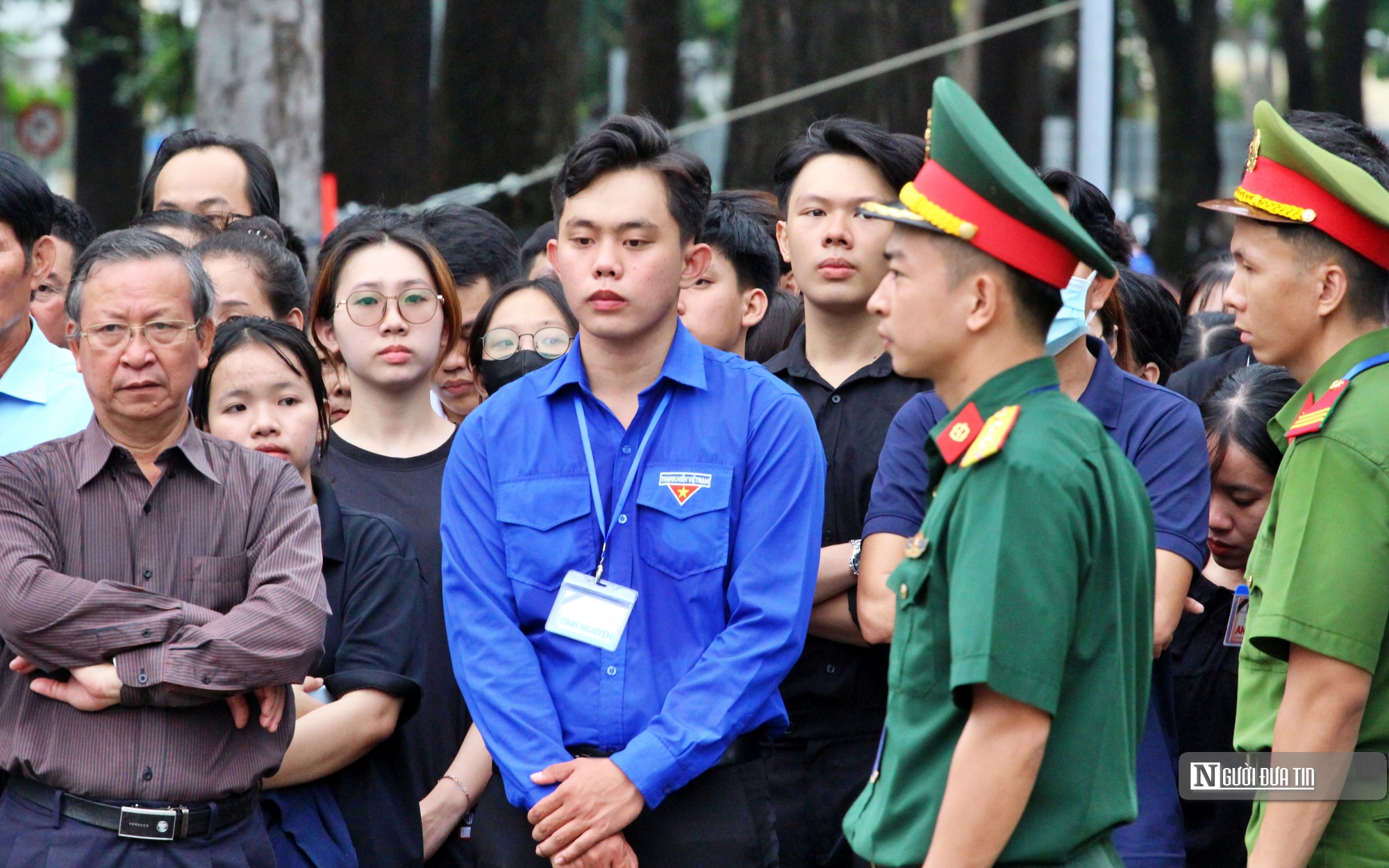 Tp.Hồ Chí Minh: Nhiều gia đình đưa con nhỏ tới viếng Tổng Bí thư Nguyễn Phú Trọng- Ảnh 12.