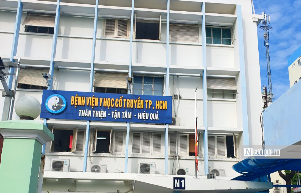 Tp.HCM: Nhiều nơi treo cờ rủ quốc tang Tổng Bí thư Nguyễn Phú Trọng- Ảnh 5.
