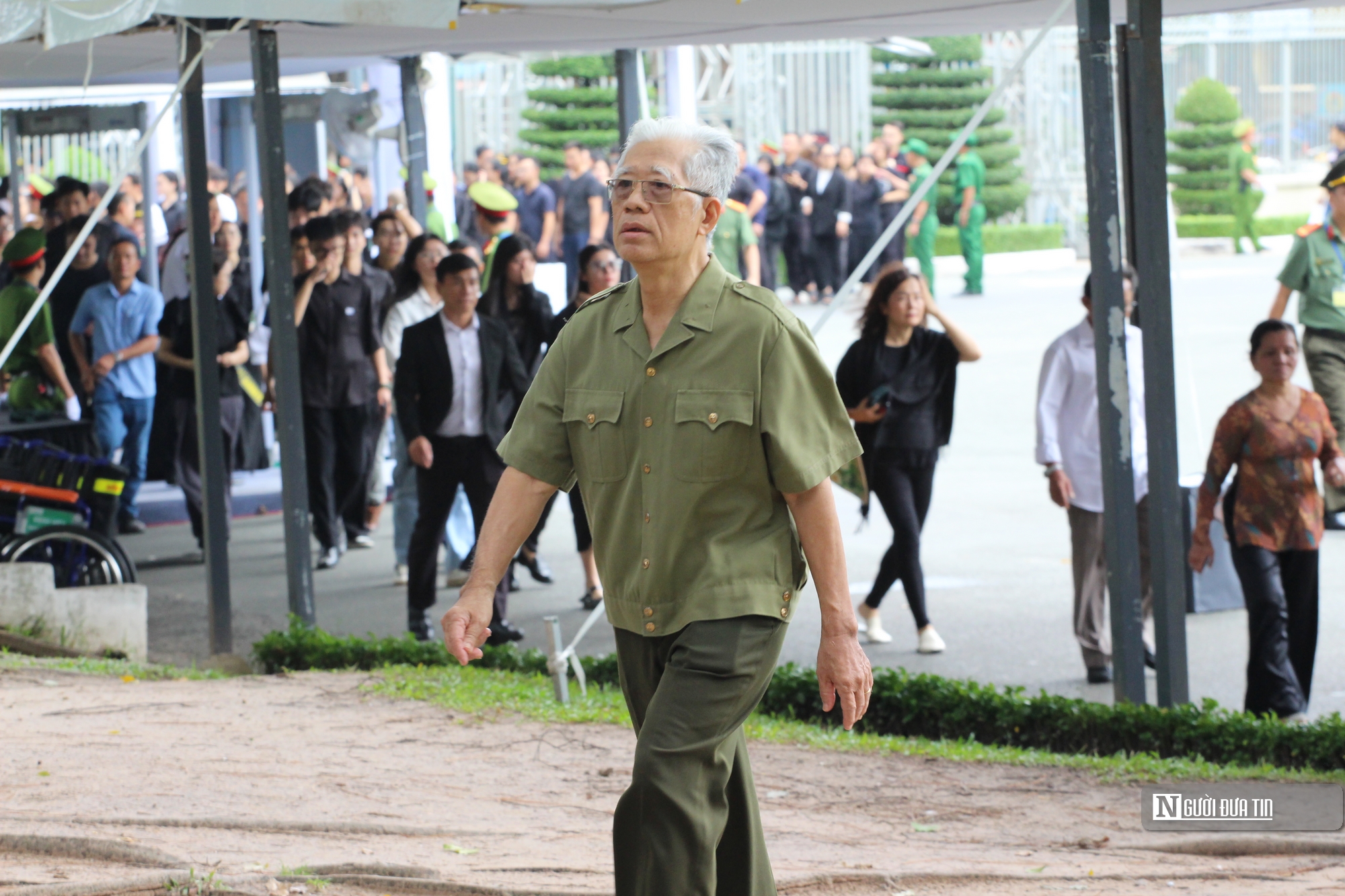 Tp.Hồ Chí Minh: Người dân trang nghiêm theo dõi lễ truy điệu Tổng Bí thư Nguyễn Phú Trọng- Ảnh 6.