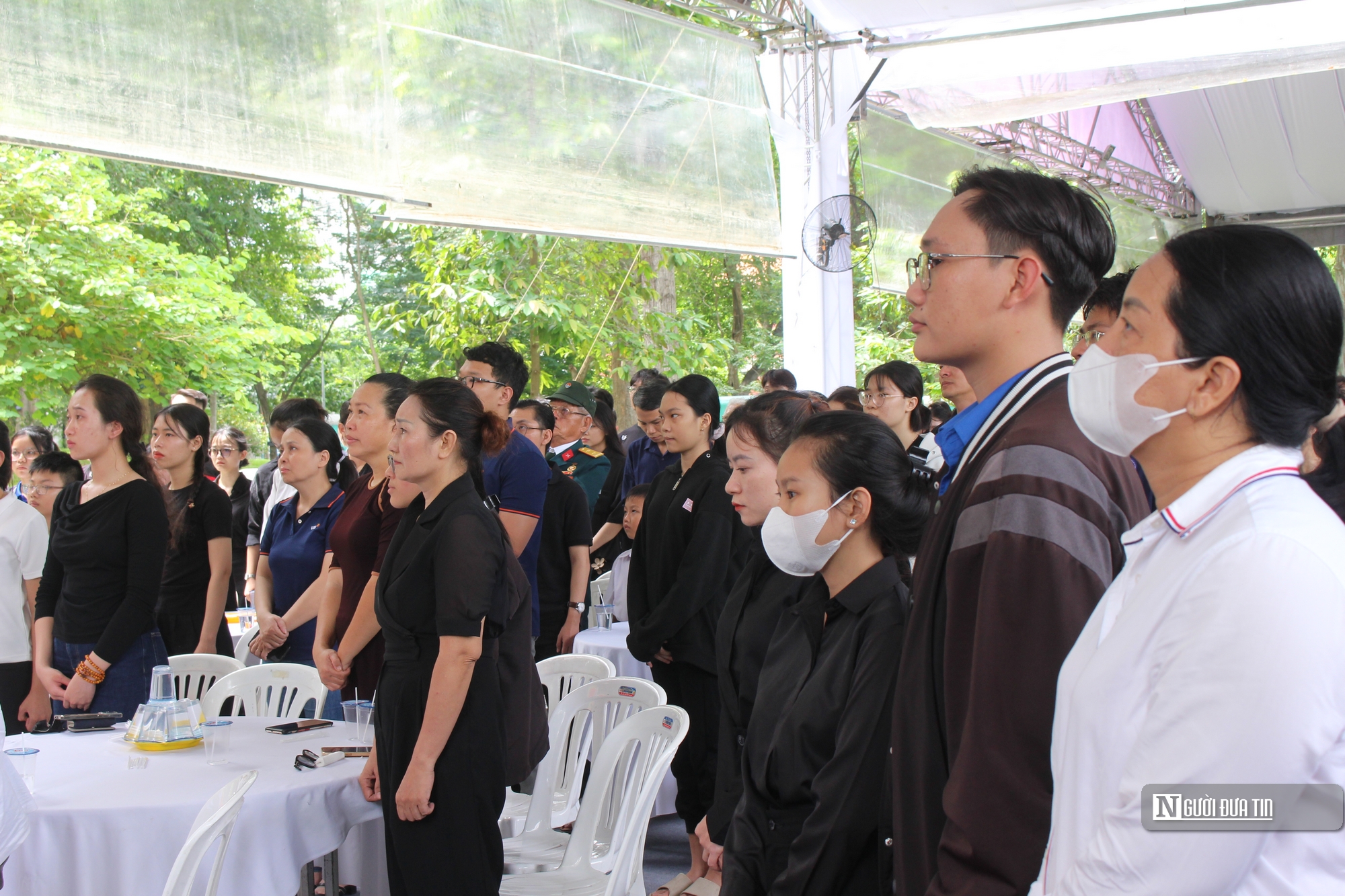 Tp.Hồ Chí Minh: Người dân trang nghiêm theo dõi lễ truy điệu Tổng Bí thư Nguyễn Phú Trọng- Ảnh 15.