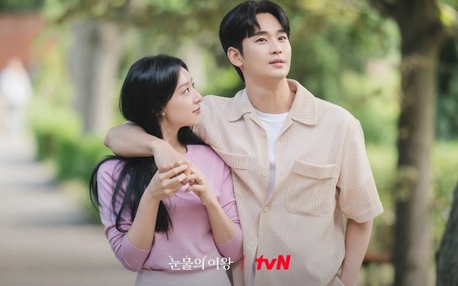 Cặp đôi Kim Ji Won - Kim Soo Hyun liên tục bị soi hint hẹn hò