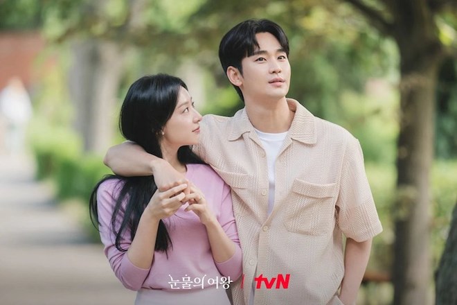 Cặp đôi Kim Ji Won - Kim Soo Hyun liên tục bị soi hint hẹn hò- Ảnh 2.