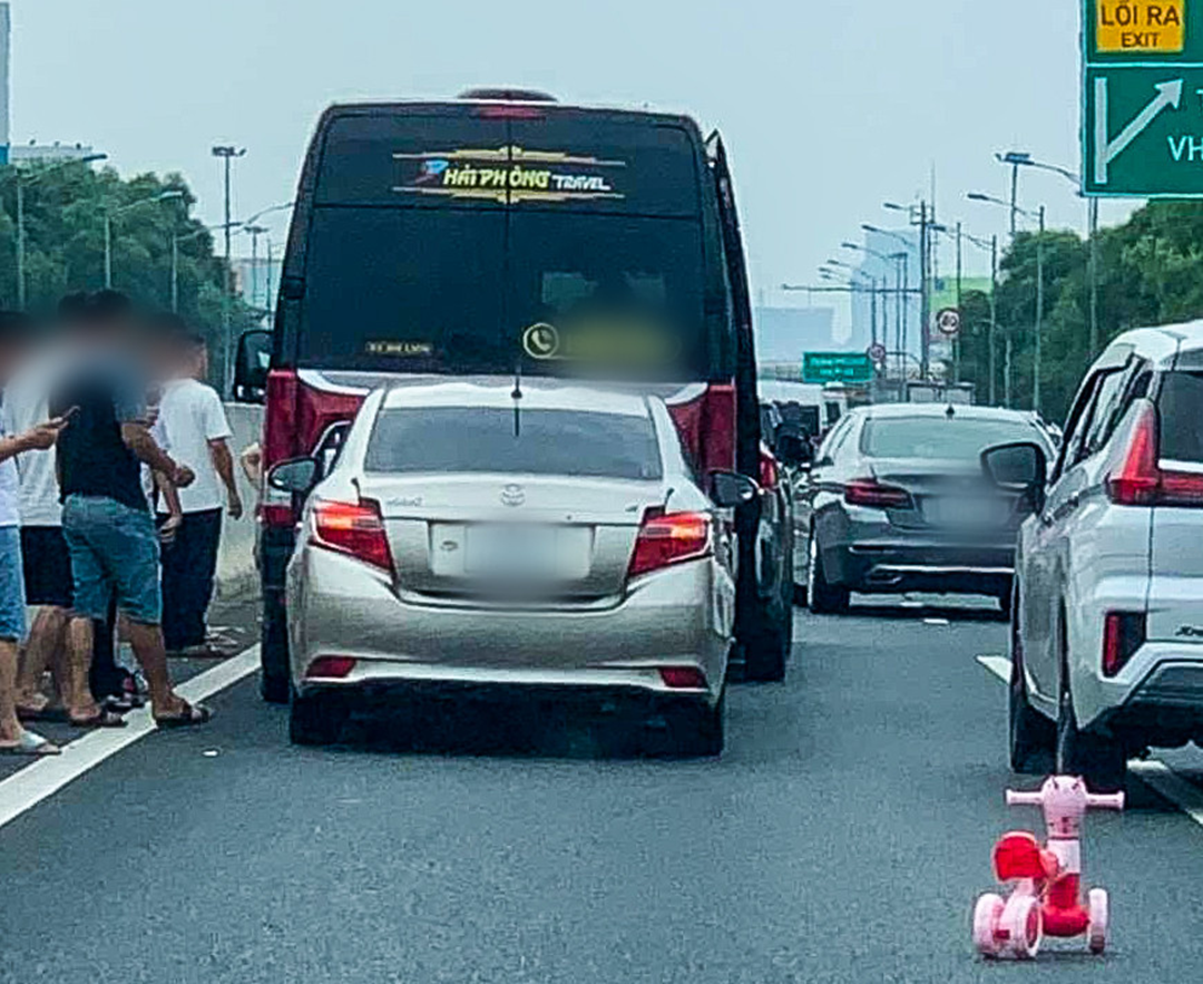 Bản tin 29/7: Một trường có 2 học sinh đạt Huy chương Vàng Olympic Vật lý quốc tế 2024- Ảnh 3. Bản tin 29/7: Một trường có 2 học sinh đạt Huy chương Vàng Olympic Vật lý quốc tế 2024- Ảnh 3.