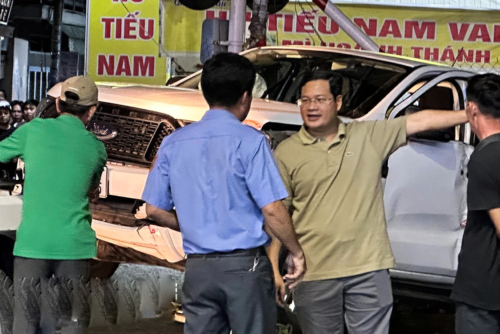 Đồng Nai: Xe bán tải va chạm với tàu hỏa 4 người thương vong- Ảnh 3. Đồng Nai: Xe bán tải va chạm với tàu hỏa 4 người thương vong- Ảnh 3.
