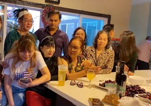 Nghệ sĩ chèo Lưu Nga: Tuổi xế chiều sống ở xứ người, hạnh phúc bên con cháu - Ảnh 8. Nghệ sĩ chèo Lưu Nga: Tuổi xế chiều sống ở xứ người, hạnh phúc bên con cháu - Ảnh 8.