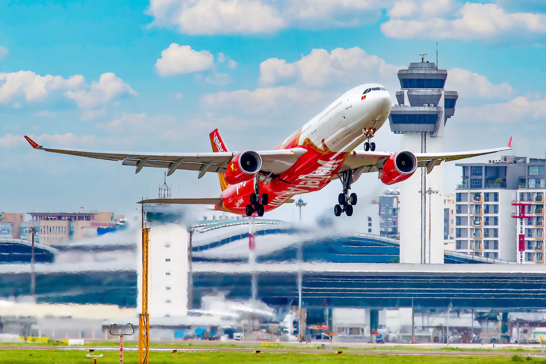 Vietjet tăng trưởng doanh thu 15% trong sáu tháng đầu năm 2024- Ảnh 1.