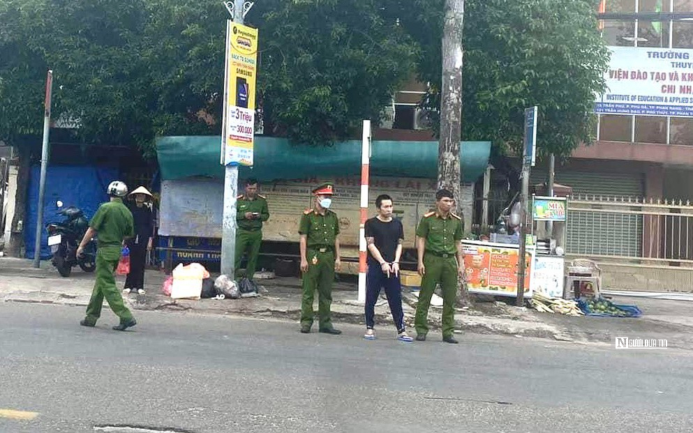 Bình Thuận: Công an đưa đối tượng cố ý đâm người đi thực nghiệm hiện trường