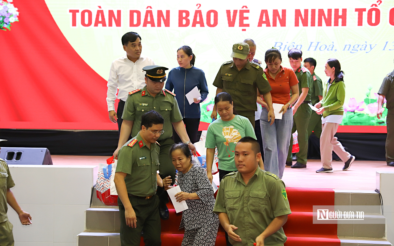 Thứ trưởng Lê Quốc Hùng dự Ngày hội Toàn dân bảo vệ an ninh Tổ quốc tại Đồng Nai- Ảnh 21.