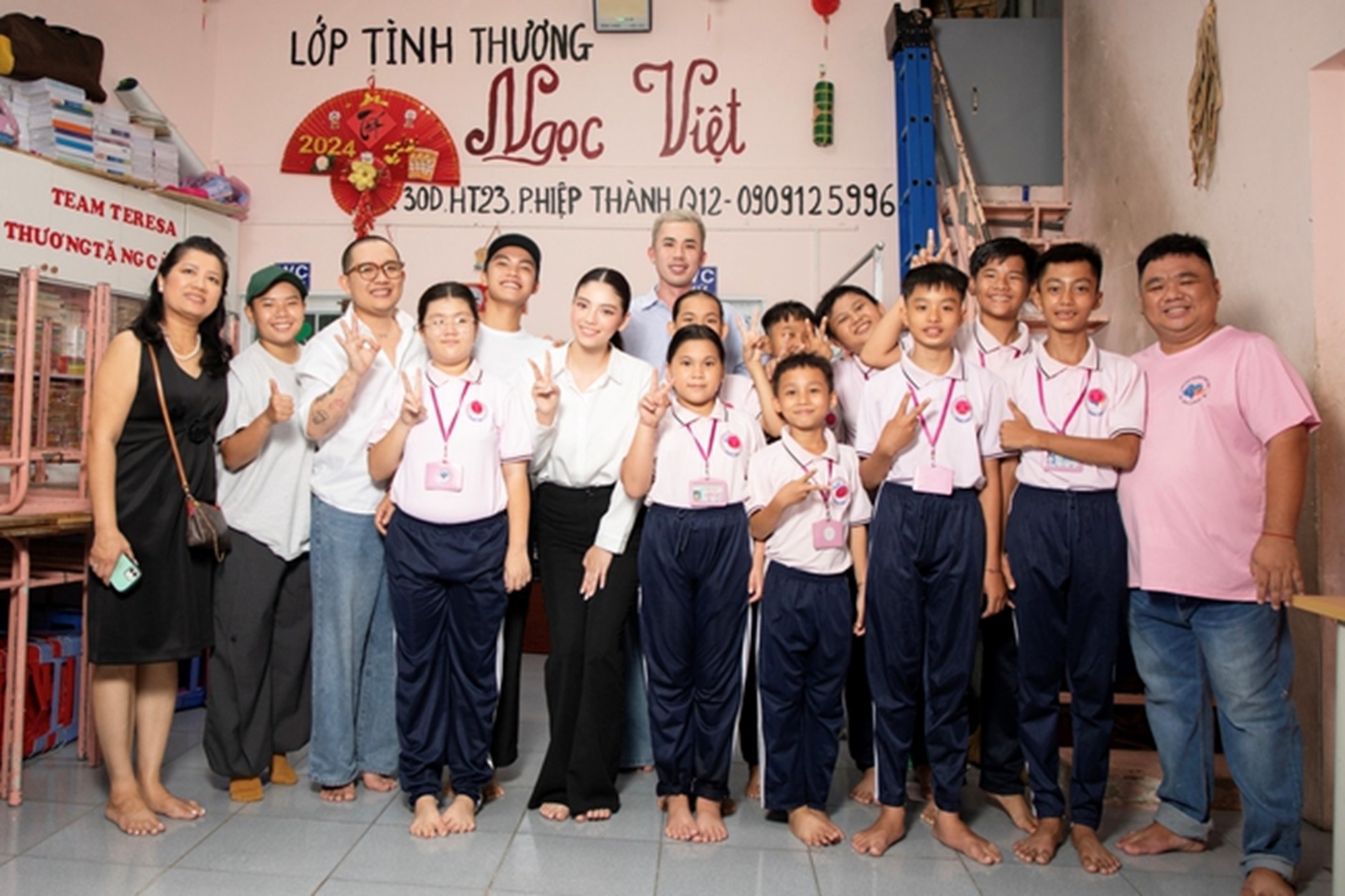 Lily Feller và NTK Song Toàn thực hiện chuyến thiện nguyện ngắn ngày- Ảnh 2.