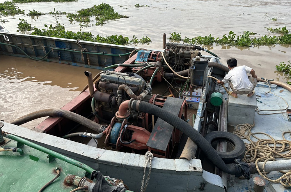 An Giang: Bắt vụ vận chuyển cát nghi sử dụng giấy tờ giả- Ảnh 2.