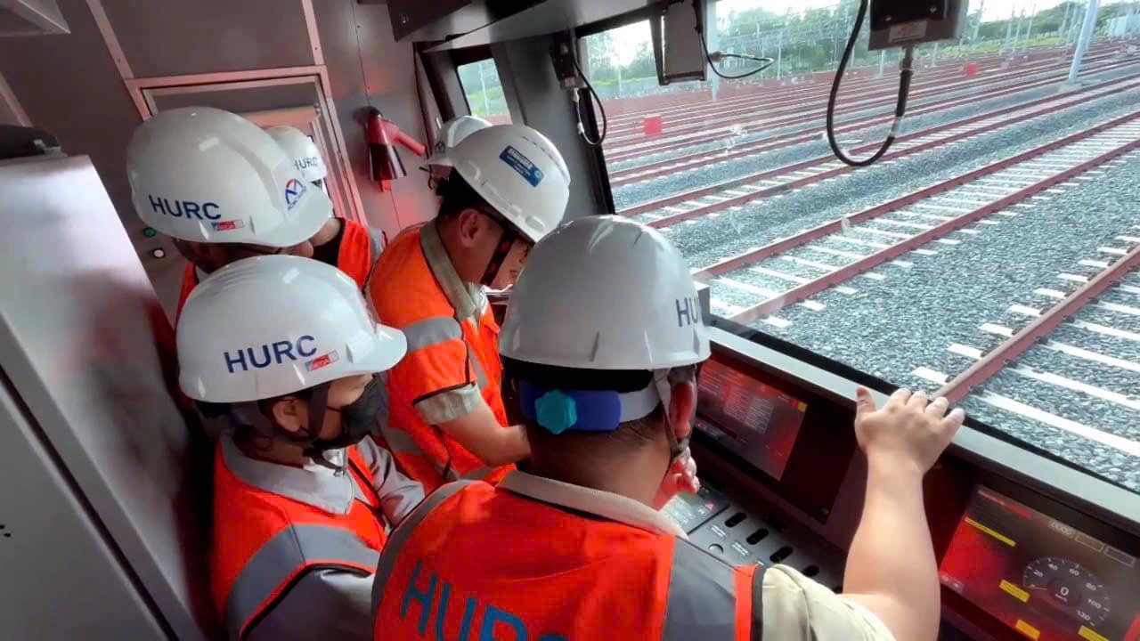 Tp.HCM: Đội ngũ kỹ thuật lái tàu tuyến Metro số 1 sẵn sàng vận hành- Ảnh 2.