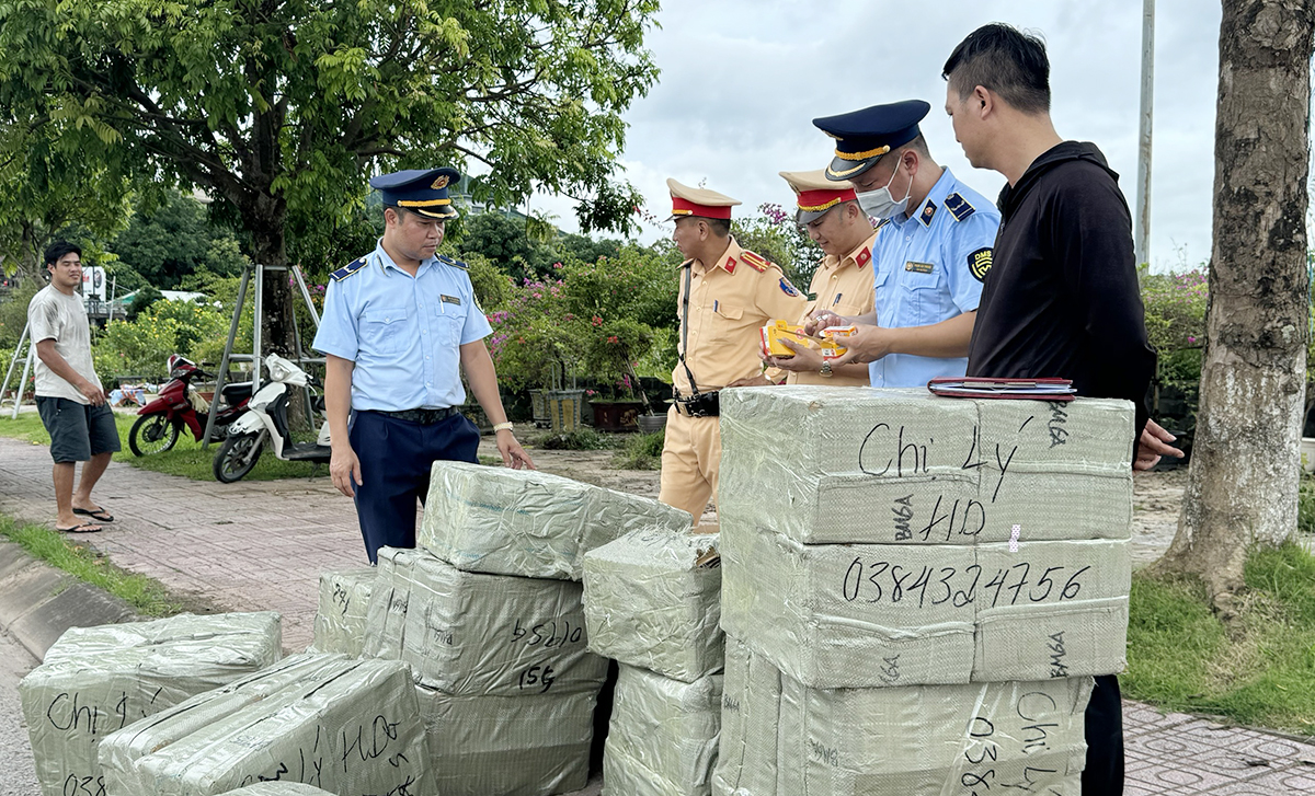 Quảng Ninh: Đề xuất xử phạt đối tượng buôn bán 11.200 bugi giả mạo nhãn hiệu- Ảnh 1.