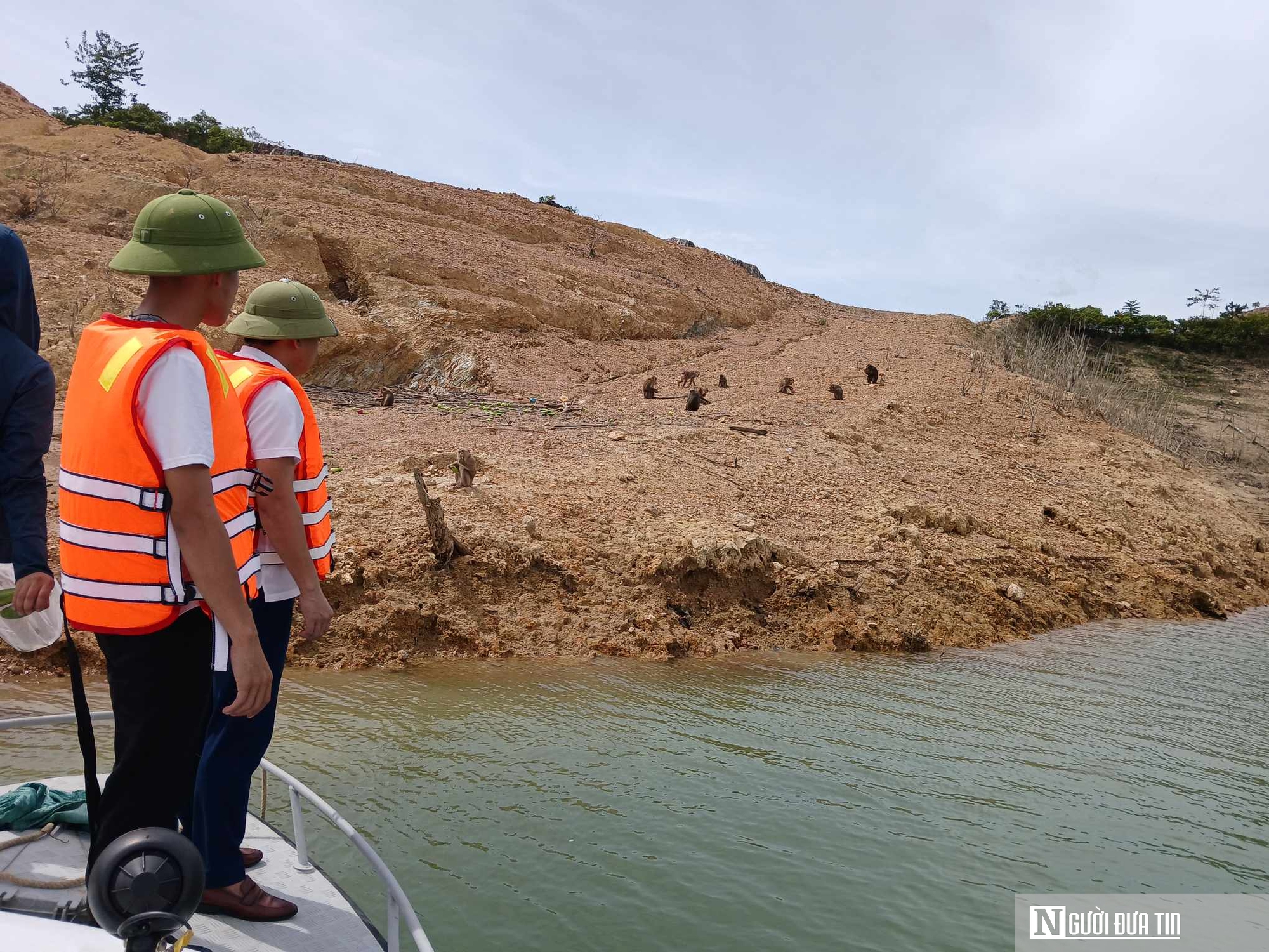 Ngắm “đảo khỉ” giữa lòng hồ của khu vườn đa dạng sinh học nhất Việt Nam- Ảnh 2.