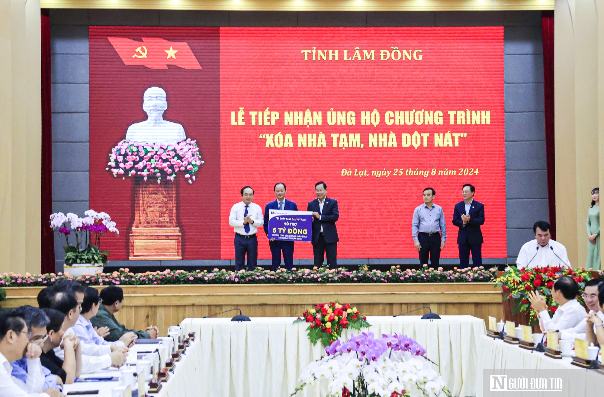 Thủ tướng dự Lễ tiếp nhận ủng hộ chương trình "Xóa nhà tạm, nhà dột nát" tại Lâm Đồng- Ảnh 6.