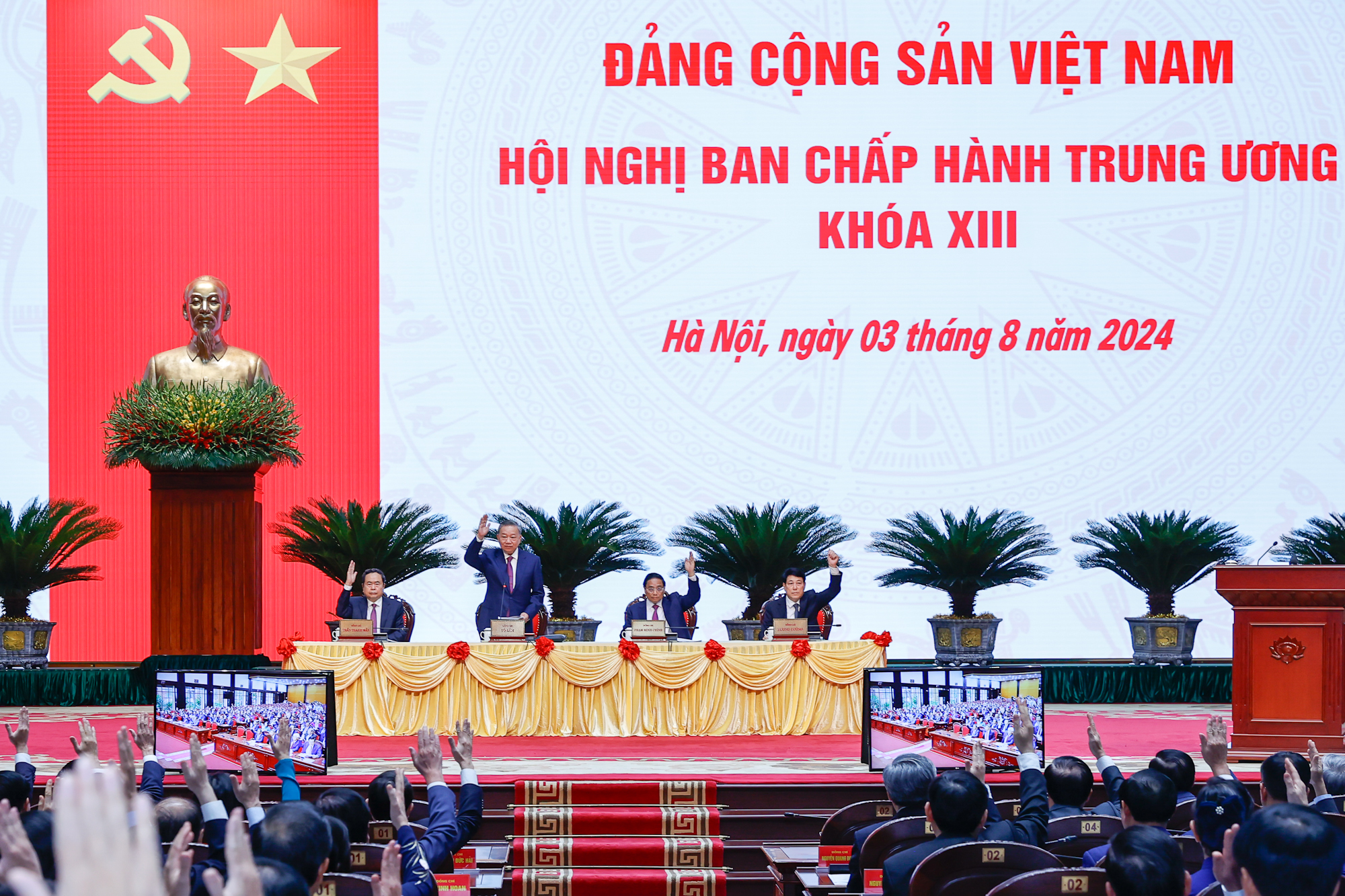 Cho thôi giữ chức Uỷ viên Trung ương Đảng đối với 4 đồng chí- Ảnh 1.