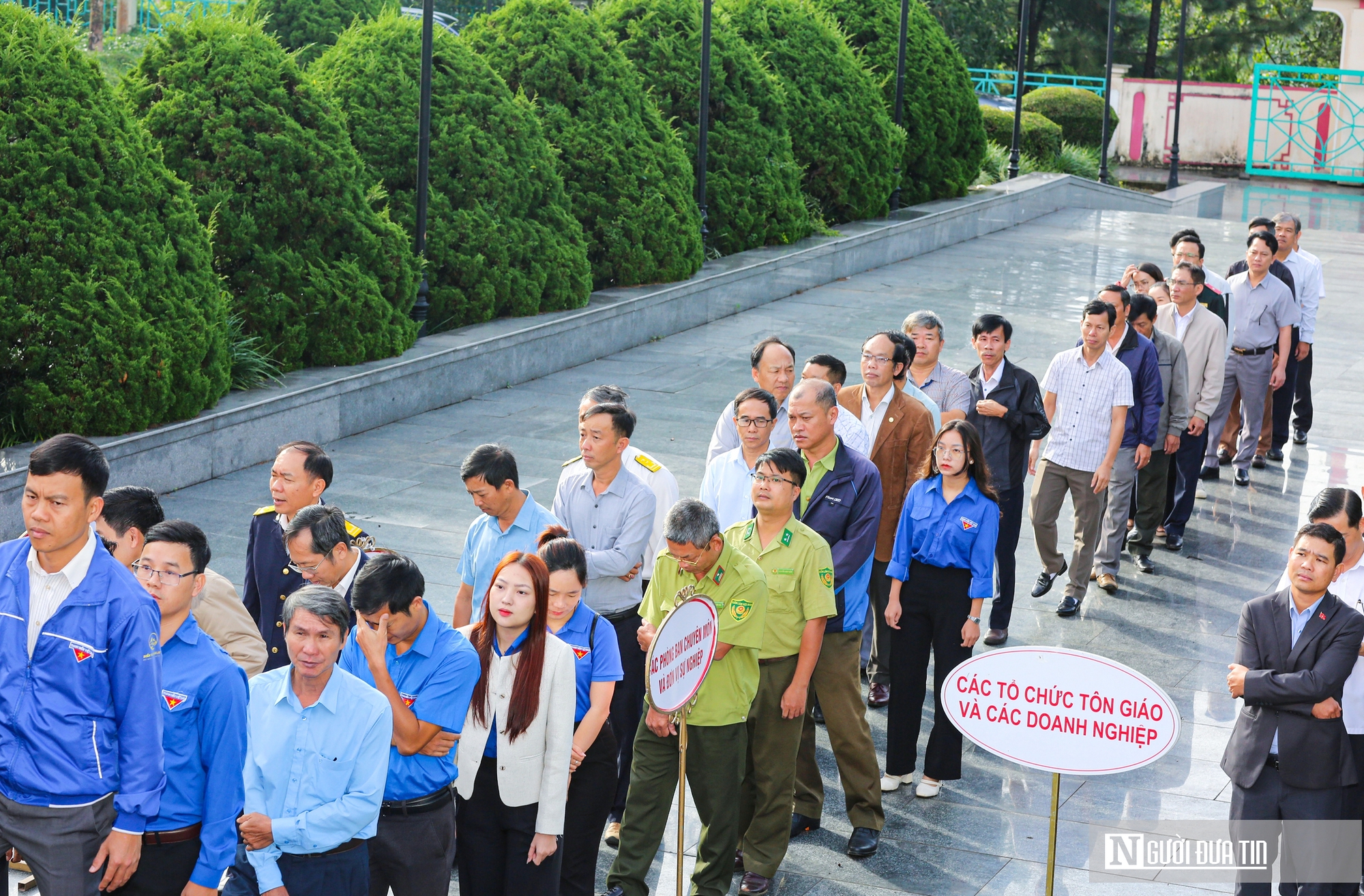 Lãnh đạo Tp.Bảo Lộc viếng nghĩa trang liệt sĩ nhân kỷ niệm 79 năm Cách mạng Tháng Tám và Quốc khánh 2/9- Ảnh 10.