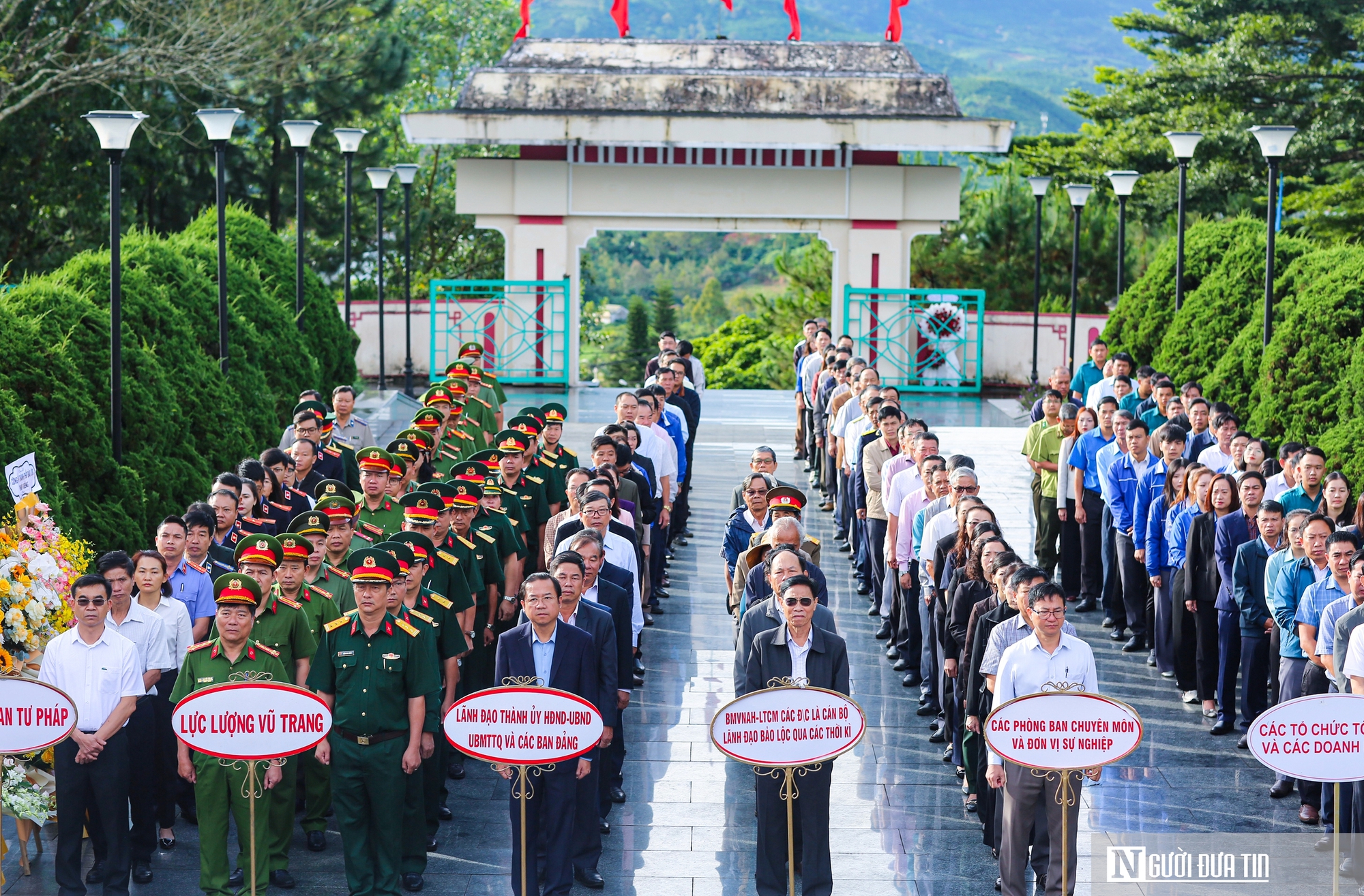 Lãnh đạo Tp.Bảo Lộc viếng nghĩa trang liệt sĩ nhân kỷ niệm 79 năm Cách mạng Tháng Tám và Quốc khánh 2/9- Ảnh 3.