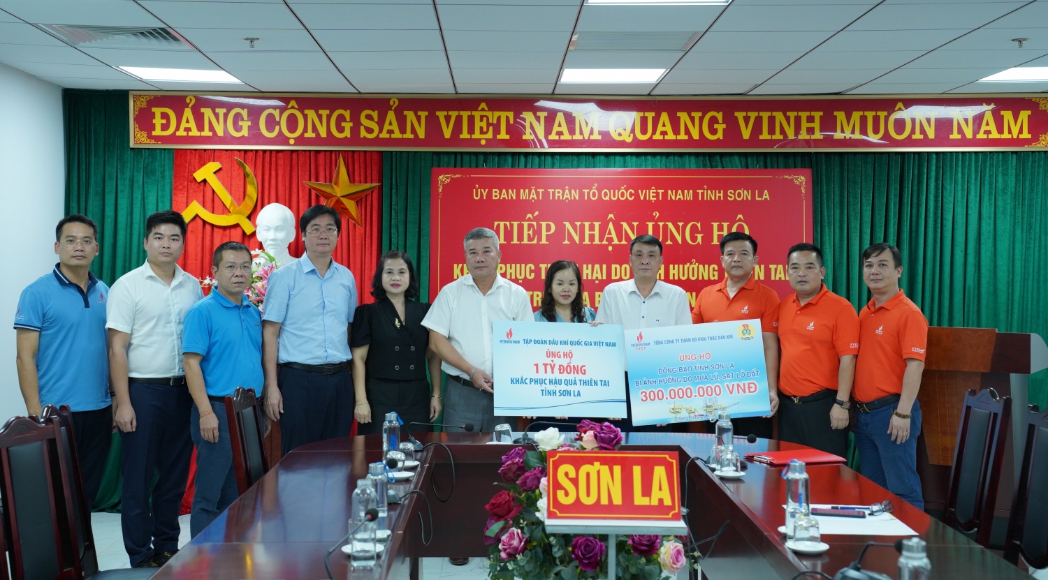 Đoàn công tác Petrovietnam thăm hỏi, hỗ trợ người dân Sơn La và Điện Biên khắc phục hậu quả mưa lũ- Ảnh 2. Đoàn công tác Petrovietnam thăm hỏi, hỗ trợ người dân Sơn La và Điện Biên khắc phục hậu quả mưa lũ- Ảnh 2.