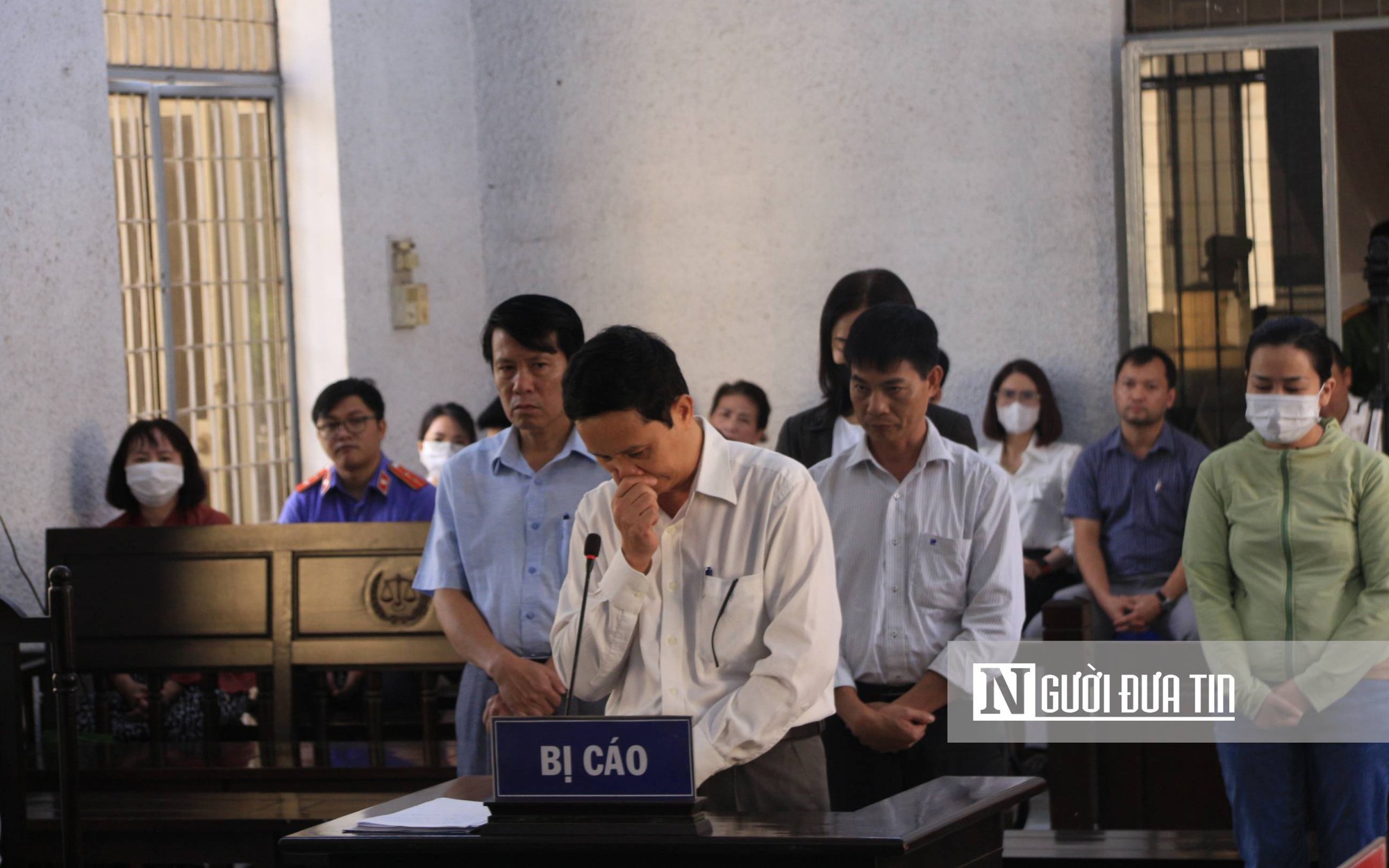 Sai phạm đấu thầu thiết bị y tế tại Bình Thuận cũ, 2 cựu giám đốc lĩnh án tù- Ảnh 4.