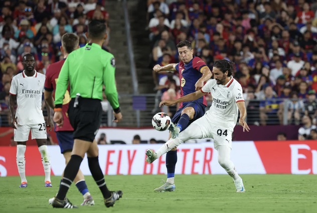 AC Milan đánh bại Barcelona 4-3 ở loạt luân lưu.