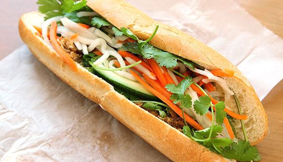 Thông tin mới nhất vụ 11 mẫu rau trong bánh mì ở Nha Trang có thuốc trừ sâu- Ảnh 1.