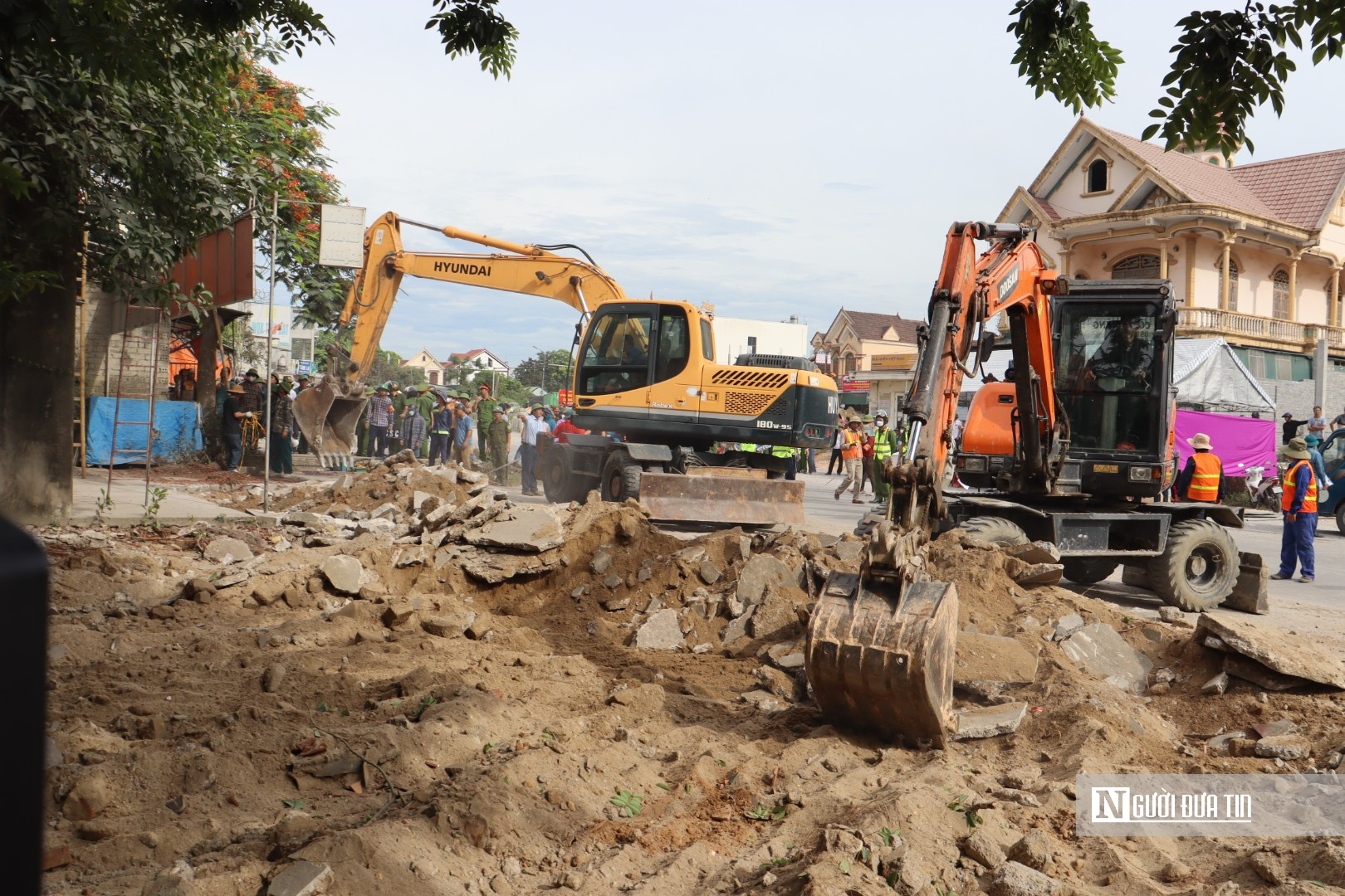 Giải phóng mặt bằng nhiều "điểm nghẽn", dự án nâng cấp Quốc lộ 7 vẫn chậm tiến độ- Ảnh 3.