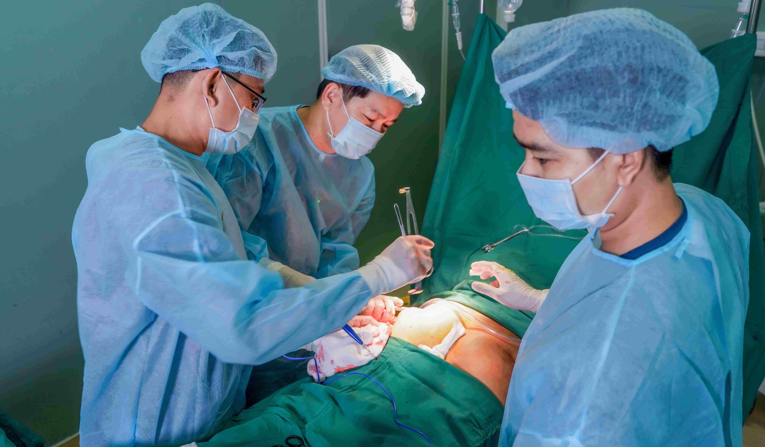 Bài 3: Nhiều sự cố tai biến liên quan đến làm đẹp “siêu tốc”- Ảnh 2.