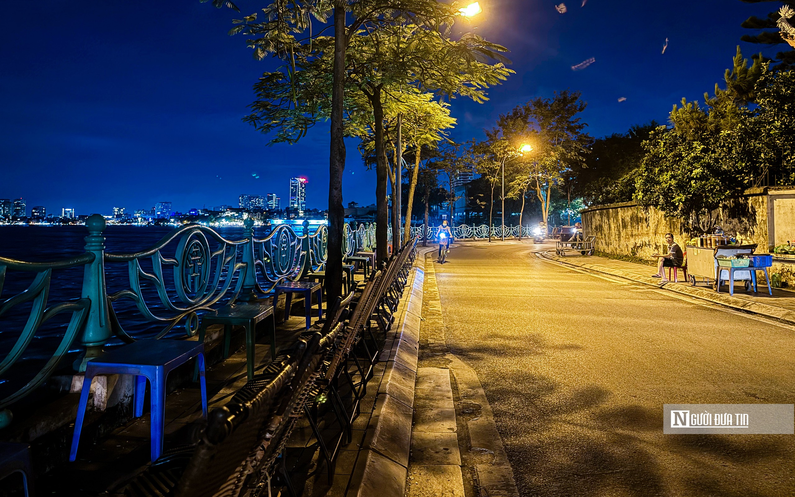 Hà Nội: Tăng cường kiểm tra, xử lý không để tái lấn chiếm hè phố- Ảnh 4.