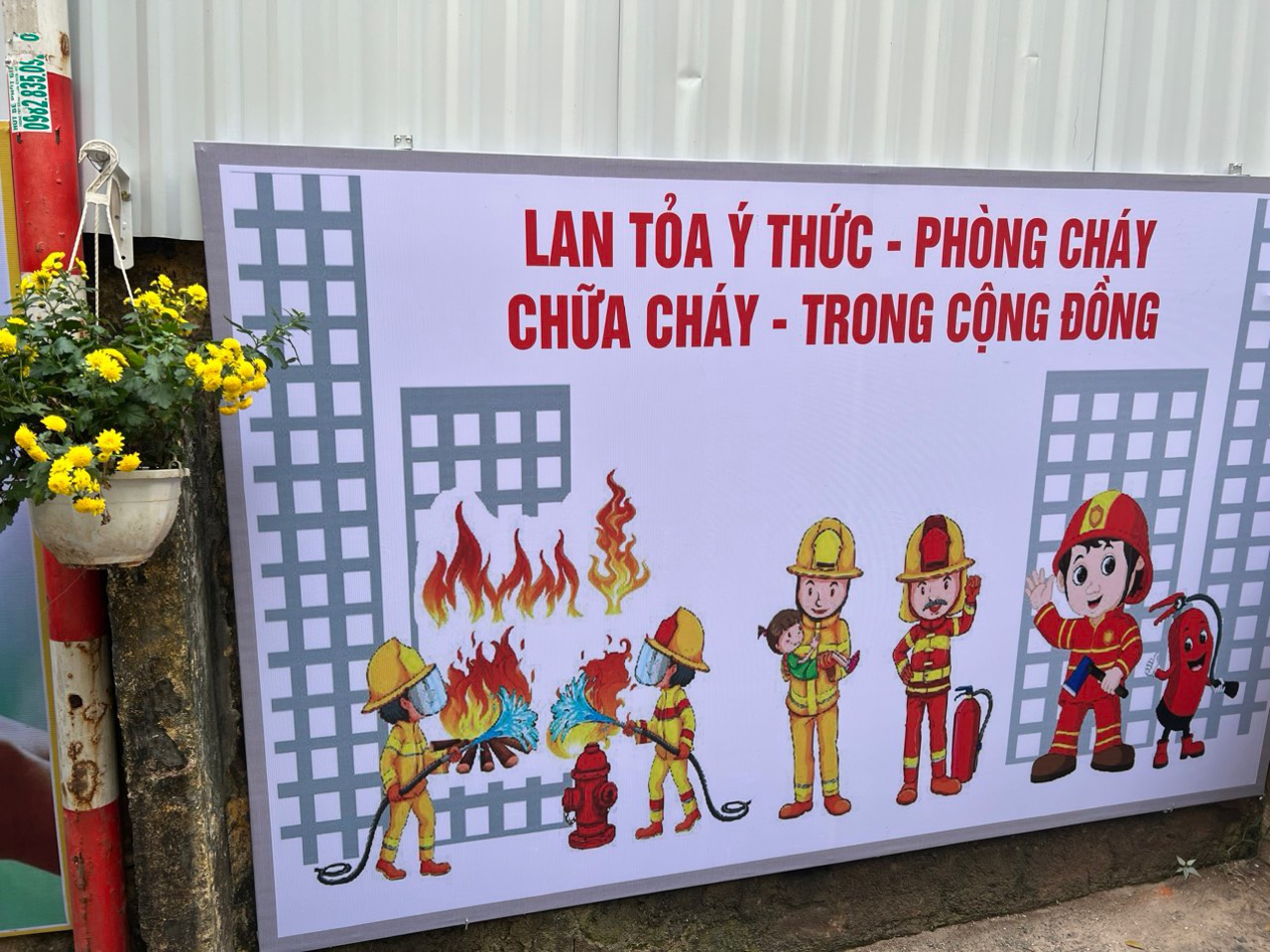 Chi hội Luật gia phường Bưởi tích cực tham gia bảo vệ môi trường- Ảnh 2.