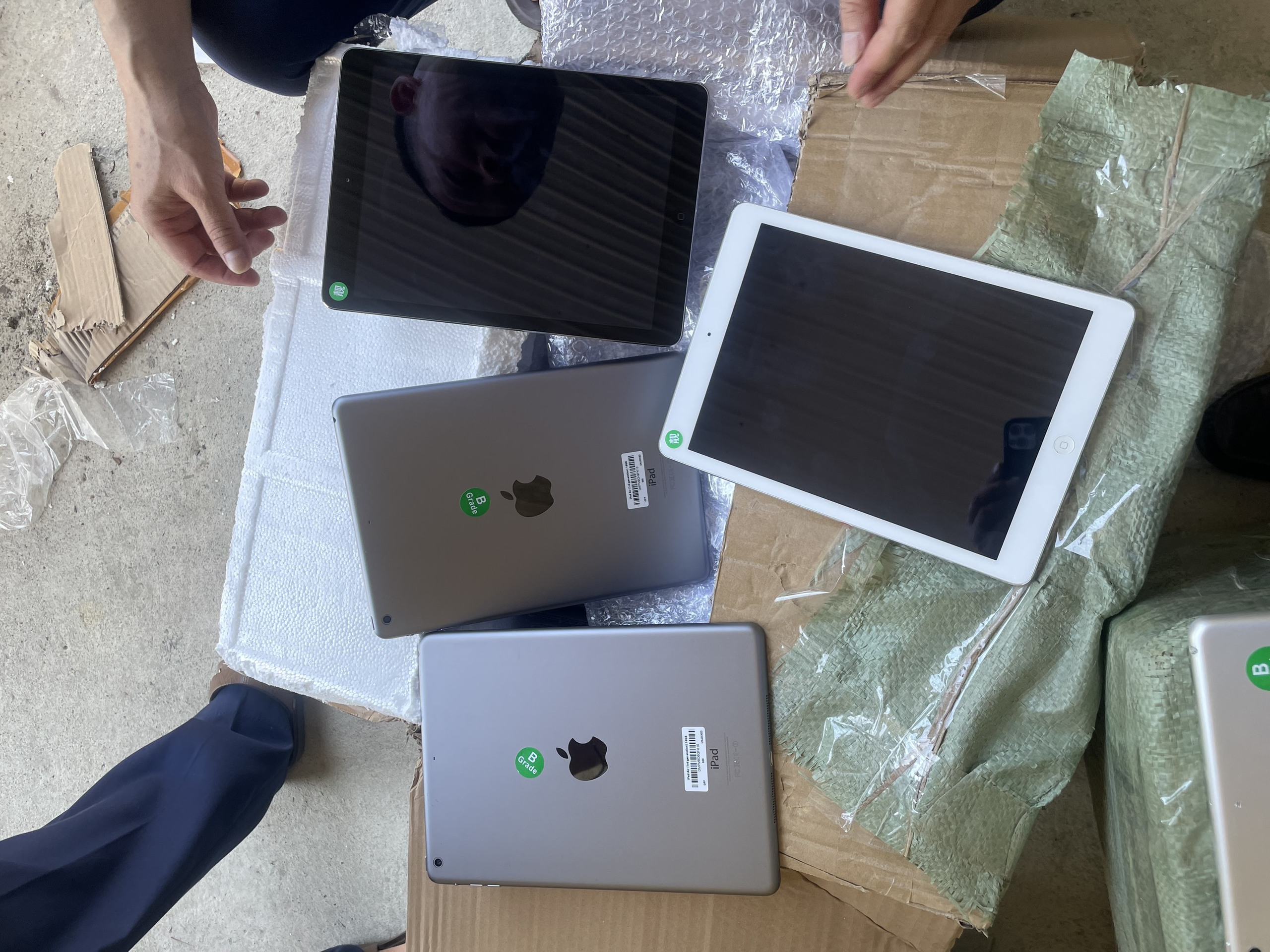 Lạng Sơn: Thu giữ 147 máy tính bảng, điện thoại di động nhập lậu- Ảnh 2.