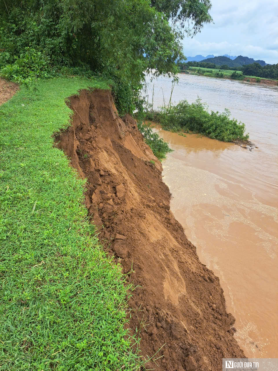 Sông Mã ở Thanh Hóa sạt lở gần 2km, sâu 20-30m- Ảnh 2.