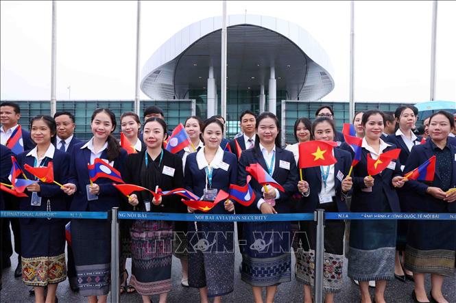 Tổng Bí thư, Chủ tịch nước Lào đến Hà Nội, bắt đầu thăm cấp Nhà nước tới Việt Nam- Ảnh 6.