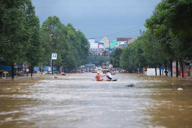 Lũ miền Bắc liên tiếp lập kỷ lục "chưa từng thấy"- Ảnh 2.