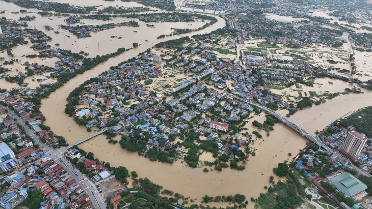 Ca sĩ Hà Anh Tuấn: U40 vẫn sống kín tiếng, ủng hộ 1 tỷ đồng hỗ trợ đồng bào bị bão lũ- Ảnh 1.