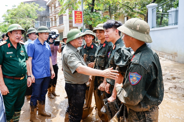 Bản tin 13/9: Người dân vùng ngập lụt nên làm gì sau khi nước rút?- Ảnh 1.