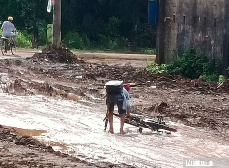 Đắk Lắk: Vướng mặt bằng, tuyến đường hơn 300 tỷ đồng thi công nham nhở, mất ATGT- Ảnh 4.