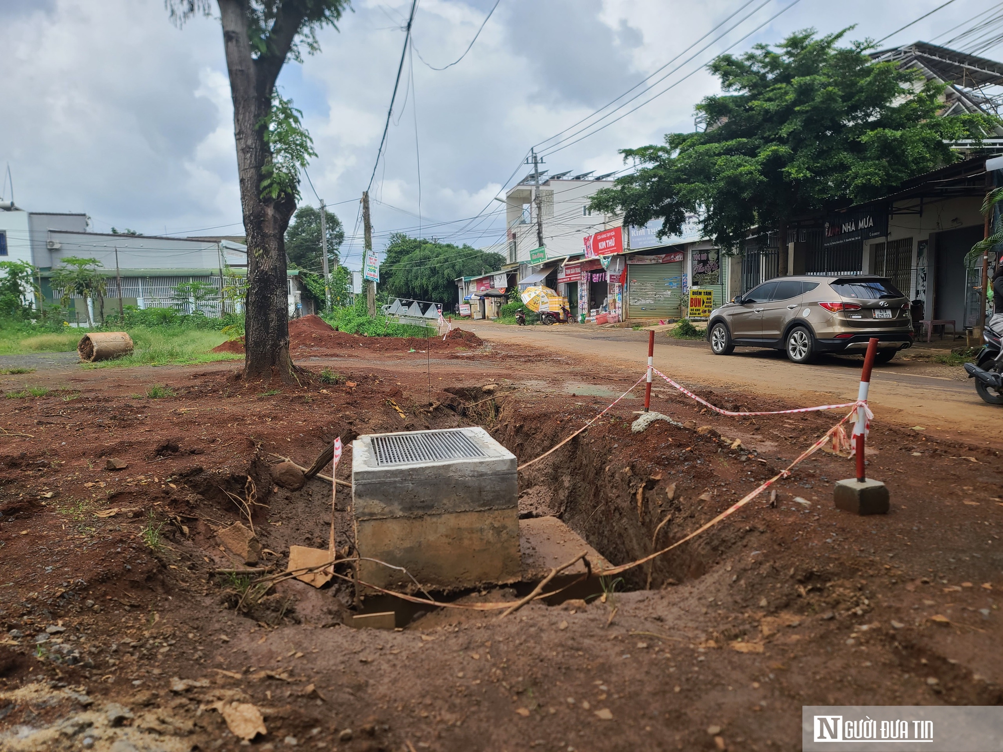 Đắk Lắk: Vướng mặt bằng, tuyến đường hơn 300 tỷ đồng thi công nham nhở, mất ATGT- Ảnh 8.