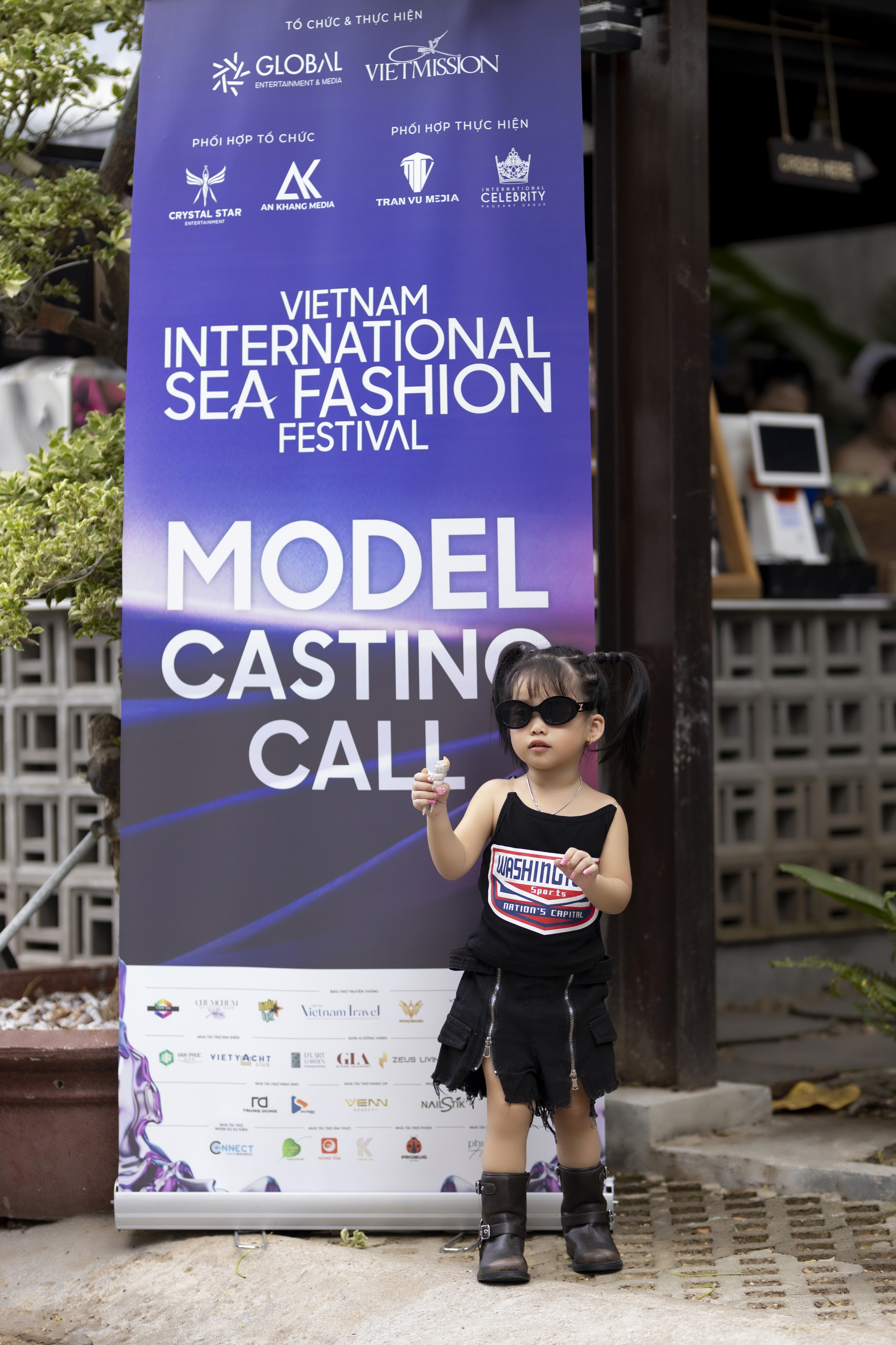 Mẫu nhí Cherry Phạm nổi bật tại Vietnam International Sea Festival- Ảnh 1.