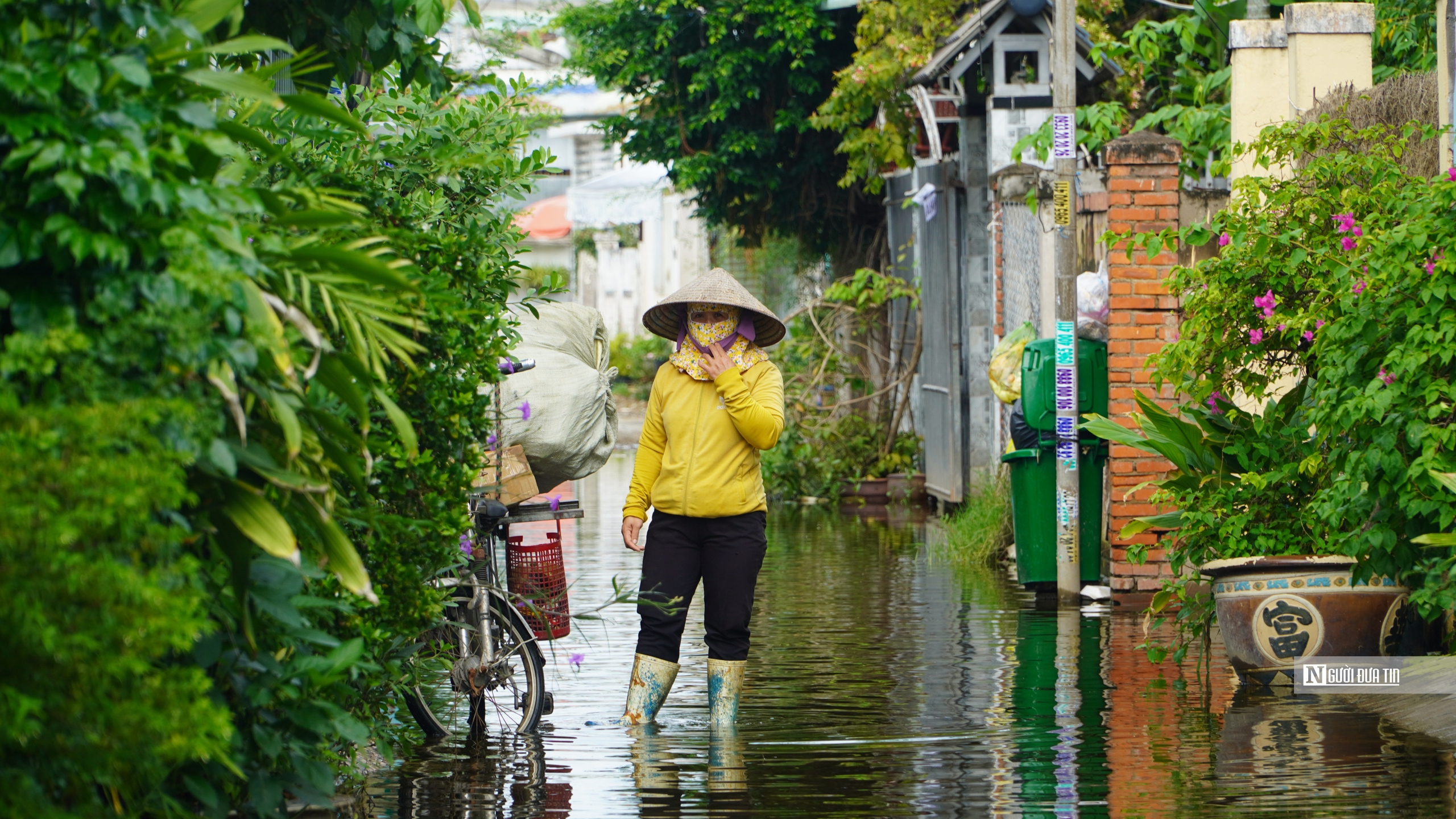 Nỗi ám ảnh ở hẻm không cống thoát nước: Dân hứng trọn rác thải sau mỗi trận mưa- Ảnh 4.