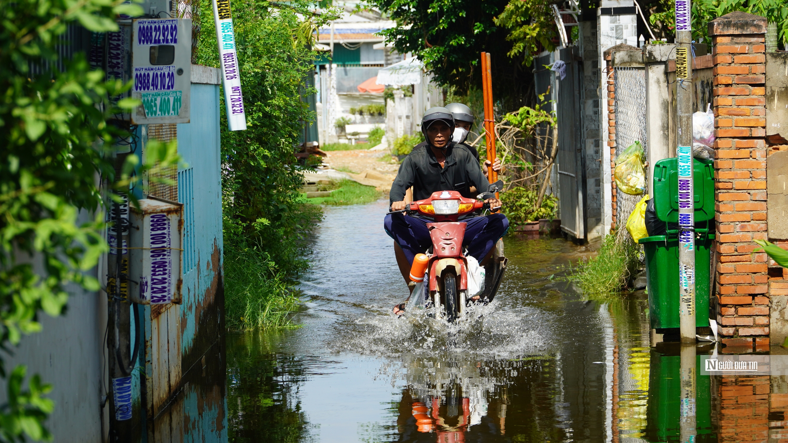 Nỗi ám ảnh ở hẻm không cống thoát nước: Dân hứng trọn rác thải sau mỗi trận mưa- Ảnh 9.