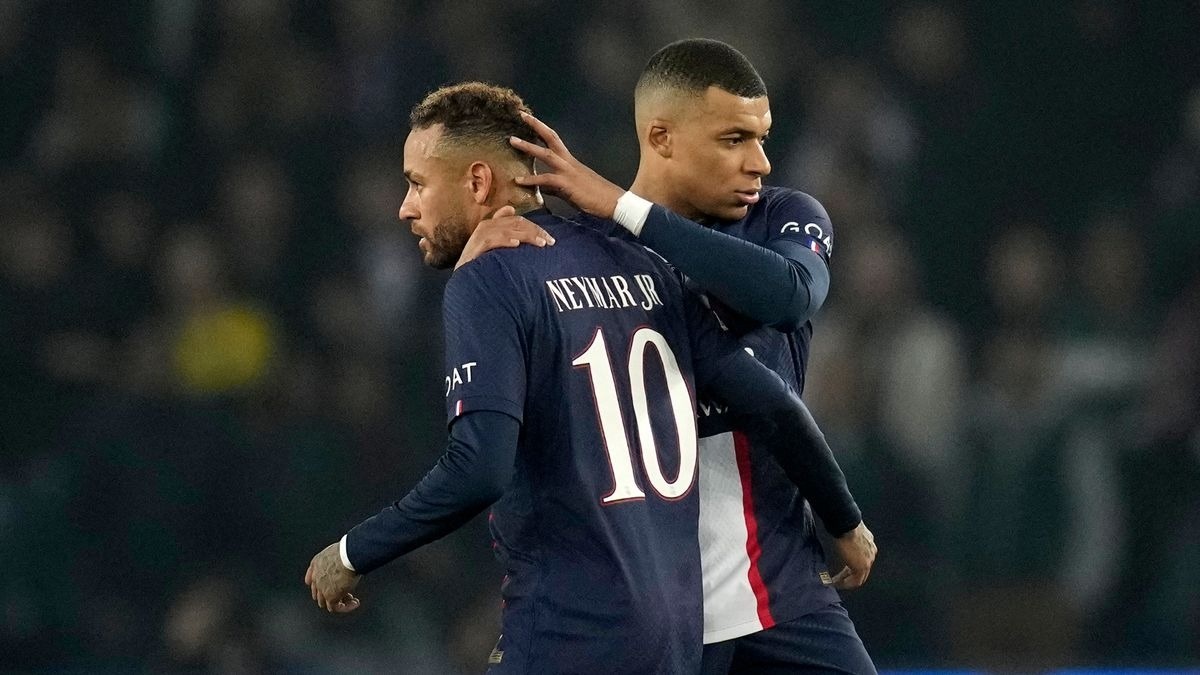 Neymar và Mbappe từng chơi bóng cùng nhau tại PSG. (ẢNH: GETTY)