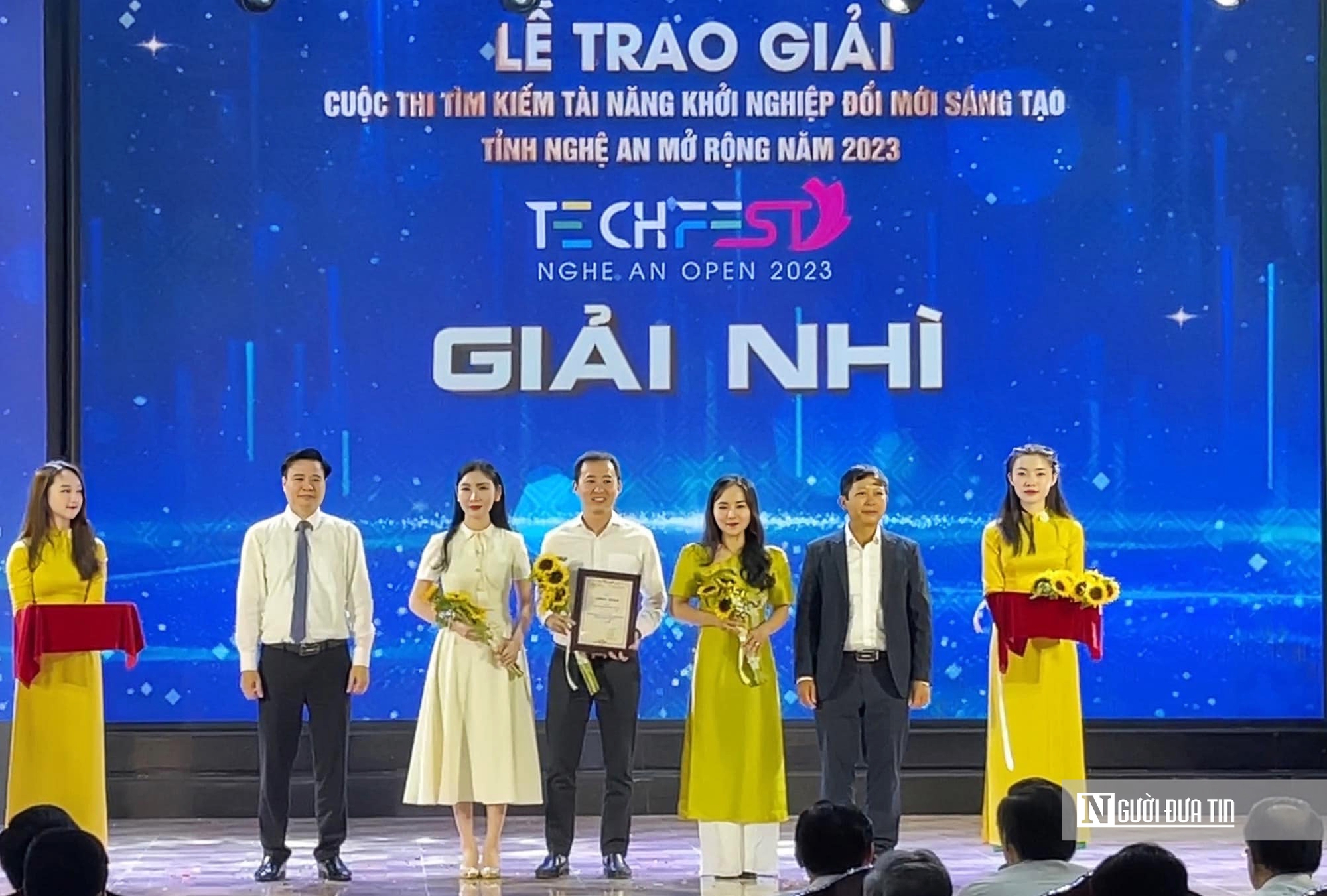 Chàng trai xứ Nghệ đưa “hương sen” quê Bác vươn ra thế giới- Ảnh 5.