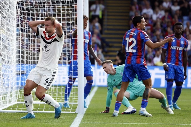 Man Utd không thể tận dụng thành công và đành chấp nhận chia điểm với Crystal Palace. (Ảnh: Reuters)