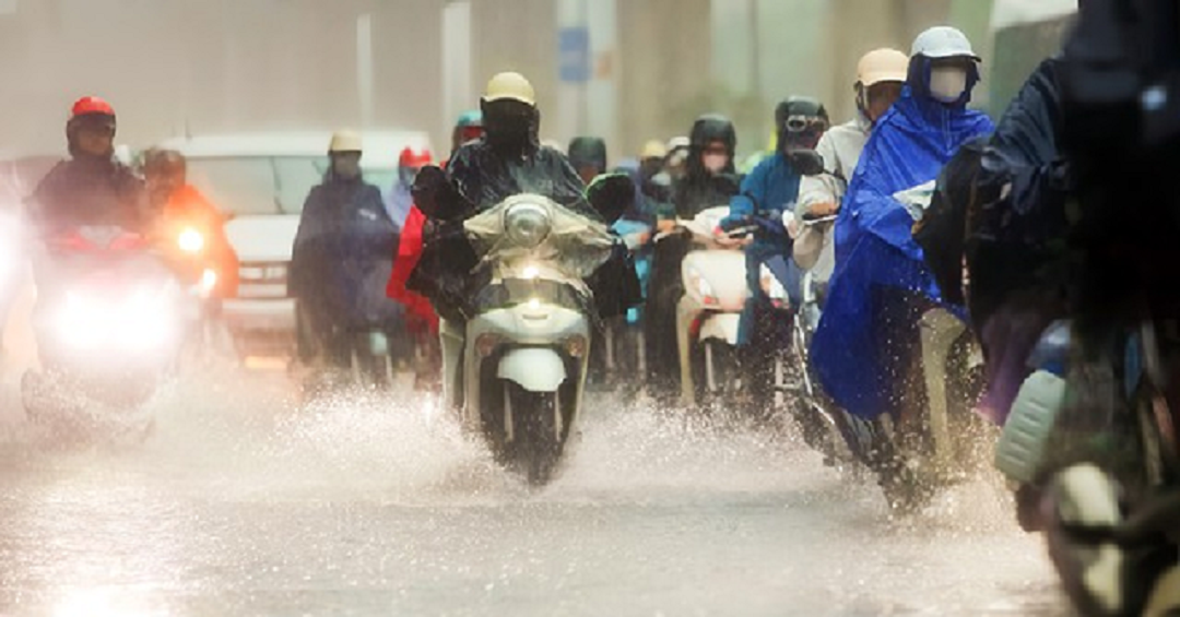 Xuất hiện 2 áp thấp "nối đuôi" đang mạnh lên từng ngày, liệu có đổ bộ vào nước ta?- Ảnh 2.