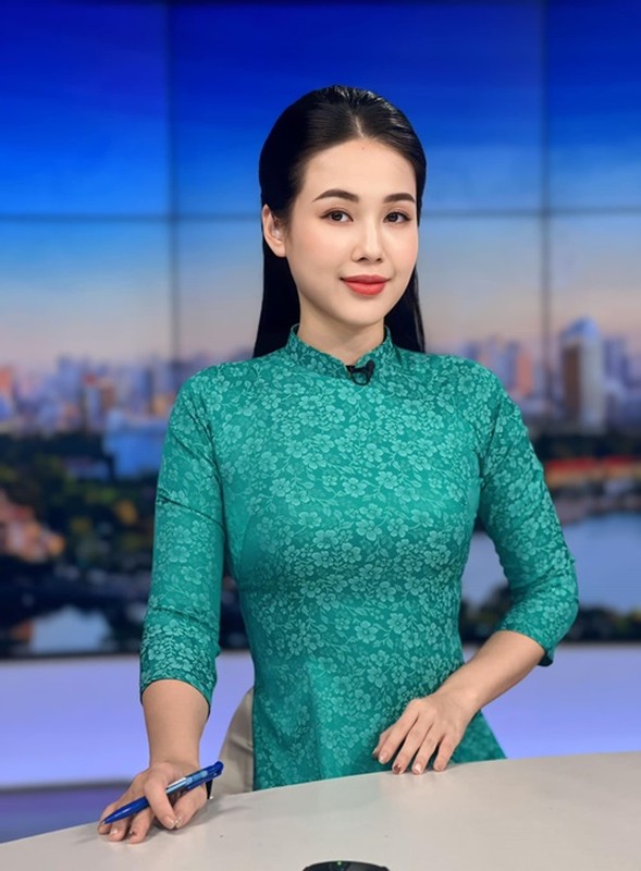 Chân dung nữ MC xinh đẹp tại liveshow của Tuấn Hưng, Duy Mạnh là ai?- Ảnh 2.